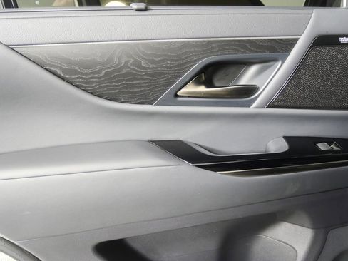 Used 2024 Lexus LX 600 4WD w/ Appearance Package image 15