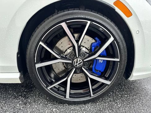 Certified 2024 Volkswagen Golf R AWD/4WD image 9
