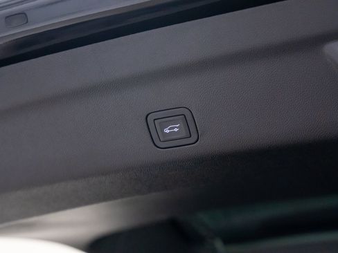 Certified 2025 Cadillac Escalade V w/ LPO, ONYX Package AWD/4WD image 39