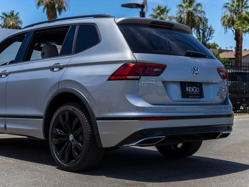 Used 2020 Volkswagen Tiguan SE R-Line w/ 3rd Row Seat Package AWD/4WD image 8