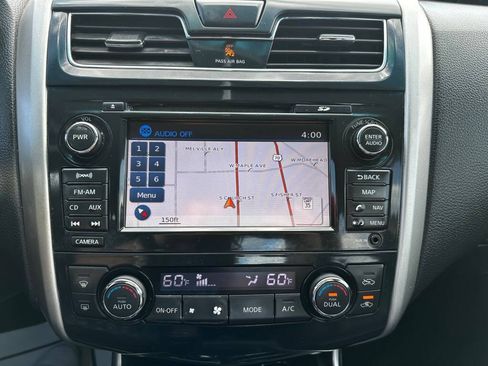 Used 2013 Nissan Altima 3.5 SL w/ Technology Pkg FWD image 17