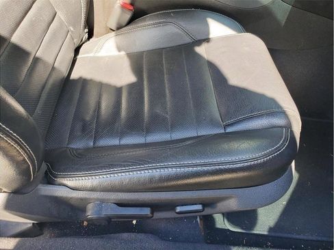 Used 2010 Ford Mustang GT Premium RWD image 26