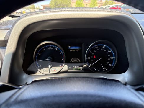 Used 2018 Toyota RAV4 XLE AWD/4WD image 20