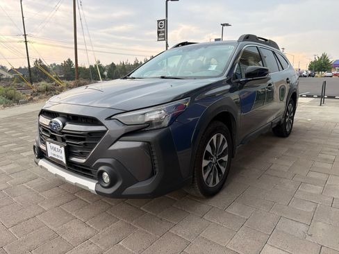 Used 2023 Subaru Outback Limited XT AWD/4WD image 4