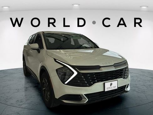 Certified 2025 Kia Sportage LX FWD image 3