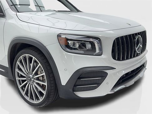 Used 2021 Mercedes-Benz GLB 35 AMG 4MATIC image 3