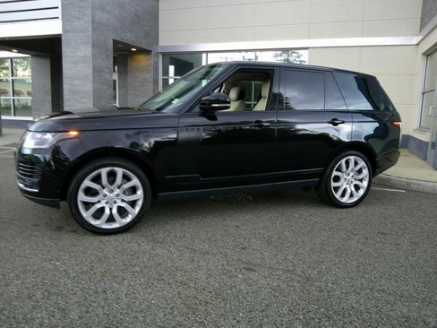Used 2018 Land Rover Range Rover HSE AWD/4WD image 3