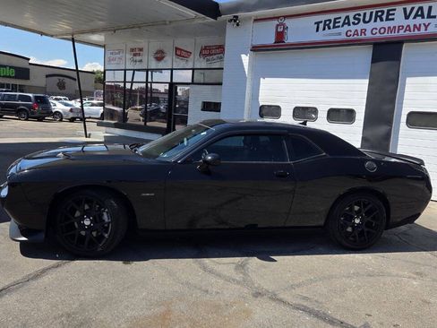 Used 2015 Dodge Challenger R/T Plus RWD image 2