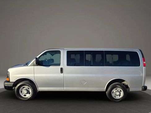 Used 2016 Chevrolet Express 2500 LS image 3