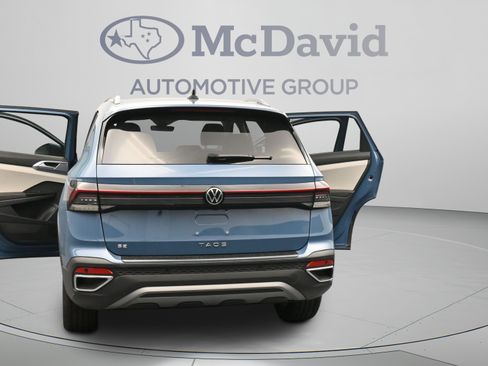 Used 2025 Volkswagen Taos SE w/ Black Wheel Package FWD image 43