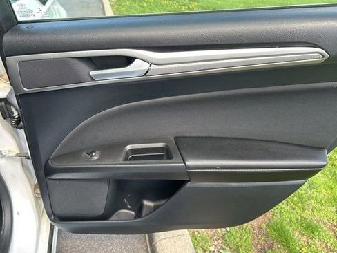 Used 2020 Ford Fusion SE image 39