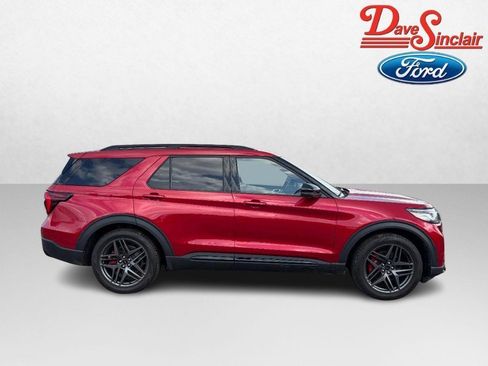 Used 2025 Ford Explorer ST image 5
