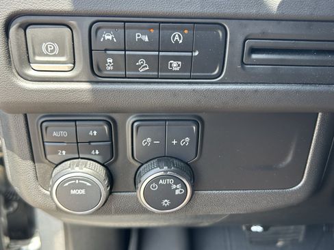 Certified 2023 Chevrolet Tahoe Z71 w/ Luxury Package AWD/4WD image 33
