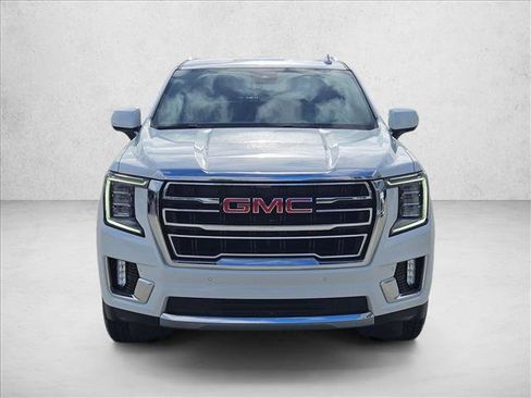 Used 2024 GMC Yukon SLT RWD image 2