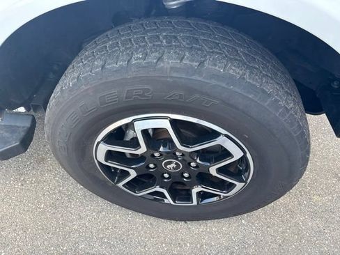 Used 2023 Ford Bronco Outer Banks AWD/4WD image 2