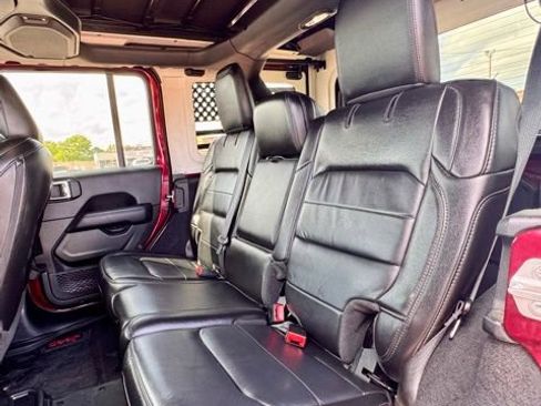 Used 2021 Jeep Wrangler Unlimited Sahara image 11