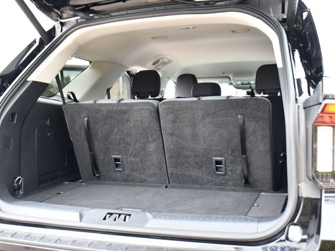 Used 2025 Ford Explorer Active AWD/4WD image 18