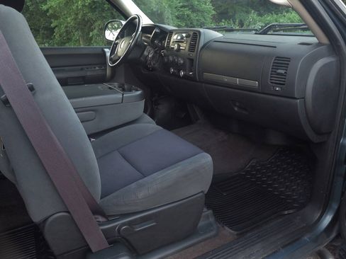 Used 2009 GMC Sierra 1500 SLE w/ Power Pack Plus AWD/4WD image 12