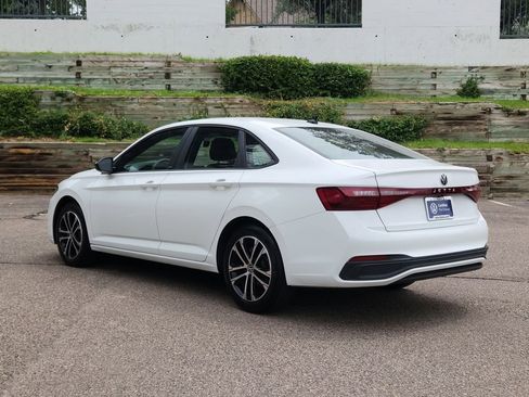 Certified 2025 Volkswagen Jetta Sport image 5