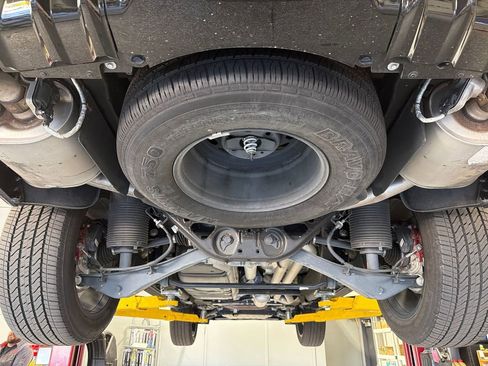 Used 2023 Cadillac Escalade ESV V image 22