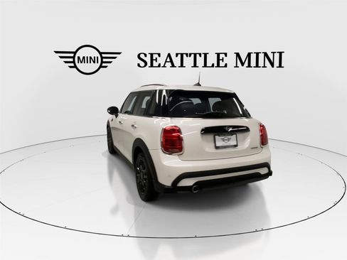 Certified 2023 MINI Cooper 4-Door Hardtop FWD image 9