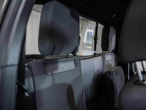 Used 2017 Toyota Tacoma TRD Off-Road image 35