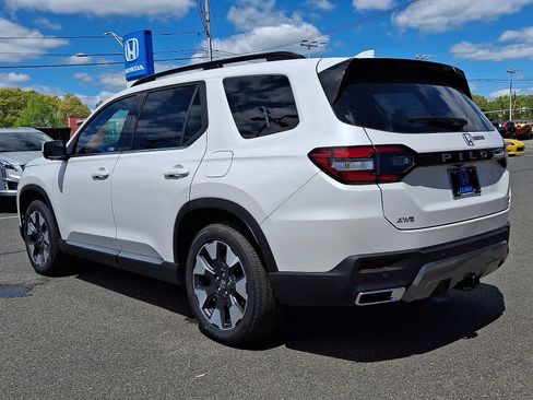 New 2026 Honda Pilot Touring image 4