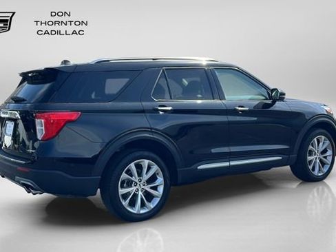Used 2023 Ford Explorer Platinum w/ Technology Package AWD/4WD image 5