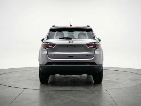 Used 2025 Jeep Compass Limited image 7