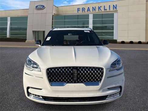 Used 2024 Lincoln Aviator Black Label w/ Dynamic Handling Package image 2