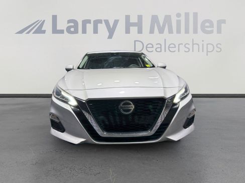 Used 2022 Nissan Altima 2.5 SV FWD image 8