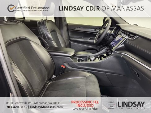 Certified 2025 Jeep Grand Cherokee Altitude AWD/4WD image 15