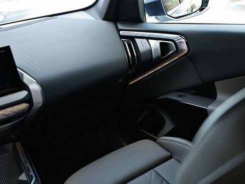 Used 2026 BMW X3 xDrive30 w/ Premium Package image 27