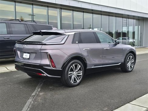 New 2026 Cadillac Lyriq Premium Luxury image 5