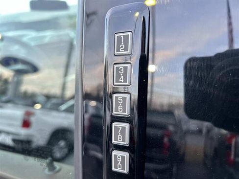 Used 2022 Ford F150 Lariat w/ Equipment Group 502A High image 10