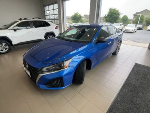 Used 2025 Nissan Altima 2.5 SV FWD image 6