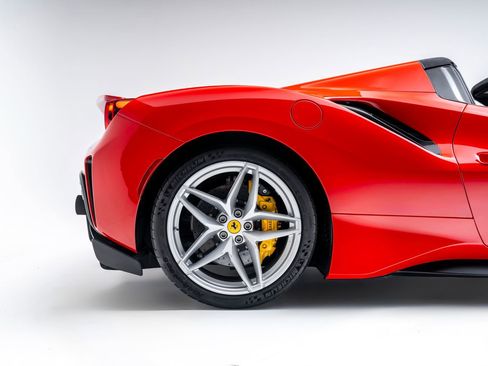 Used 2020 Ferrari 488 Pista Spider image 35