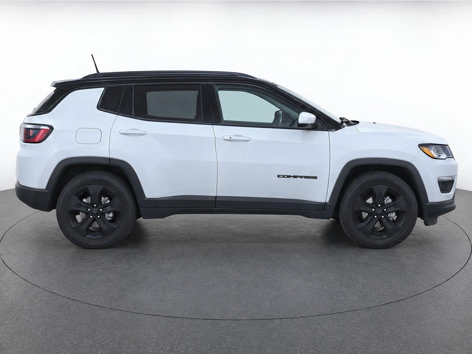Used 2019 Jeep Compass Latitude FWD image 8