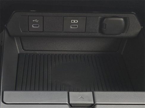 Used 2026 Toyota Prius LE image 29