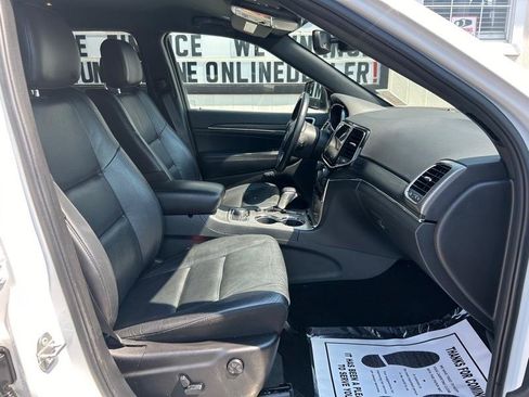 Used 2019 Jeep Grand Cherokee Limited AWD/4WD image 26