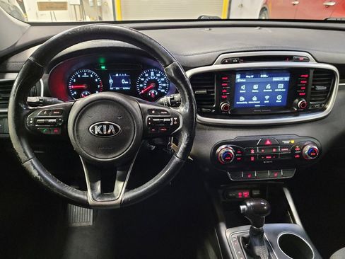 Used 2017 Kia Sorento AWD w/ LX Convenience Package image 22
