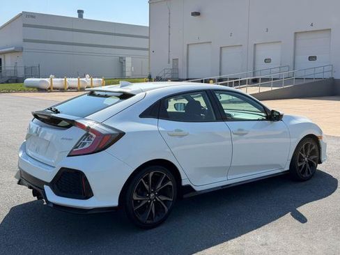 Used 2017 Honda Civic Sport image 4