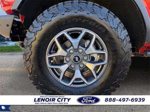 Used 2024 Ford Bronco Badlands image 9
