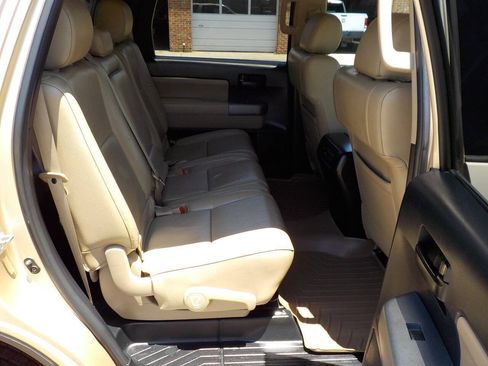 Used 2016 Toyota Sequoia SR5 w/ Premium Package RWD image 26