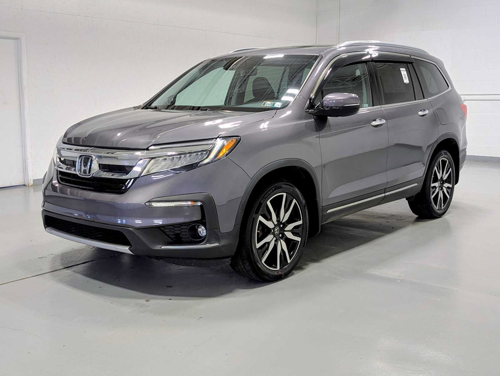 Used 2020 Honda Pilot Touring image 1