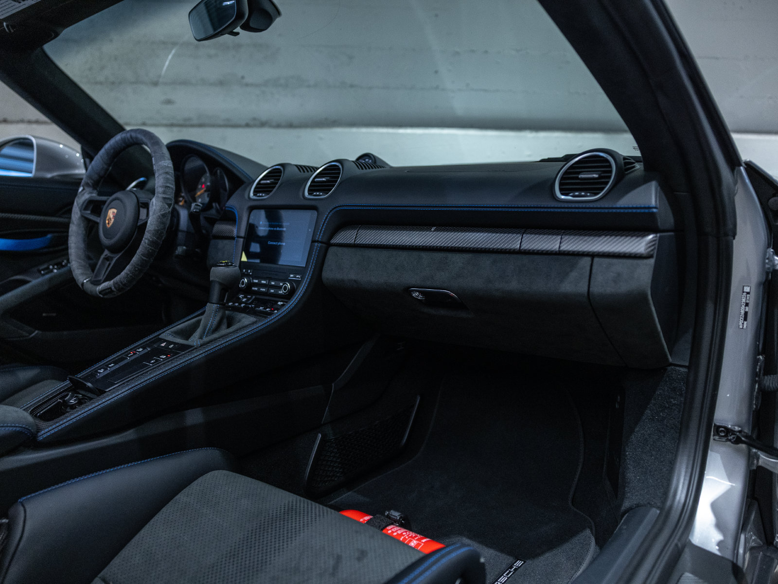 Certified 2025 Porsche 718 Boxster Spyder RS RWD image 30