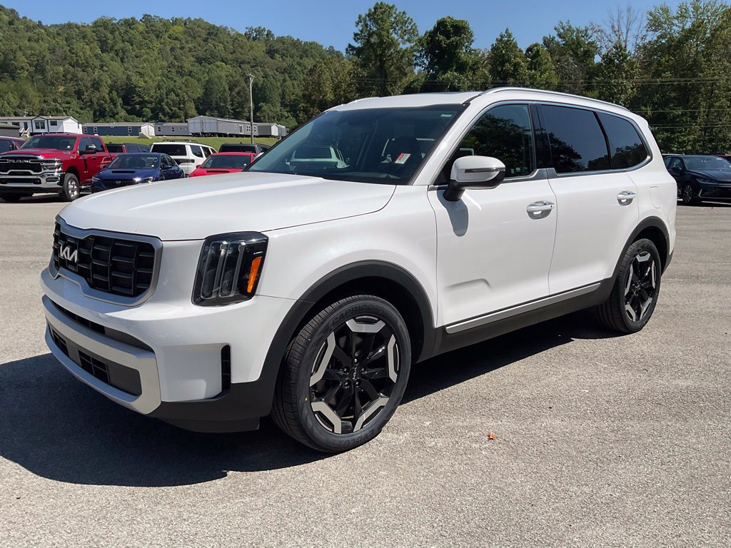 Used 2025 Kia Telluride S FWD image 3