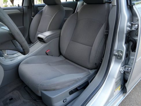 Used 2011 Chevrolet Malibu LS FWD image 6