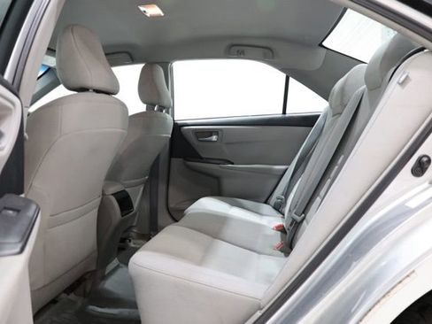 Used 2015 Toyota Camry LE FWD image 27