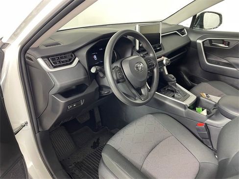 Used 2025 Toyota RAV4 XLE image 3